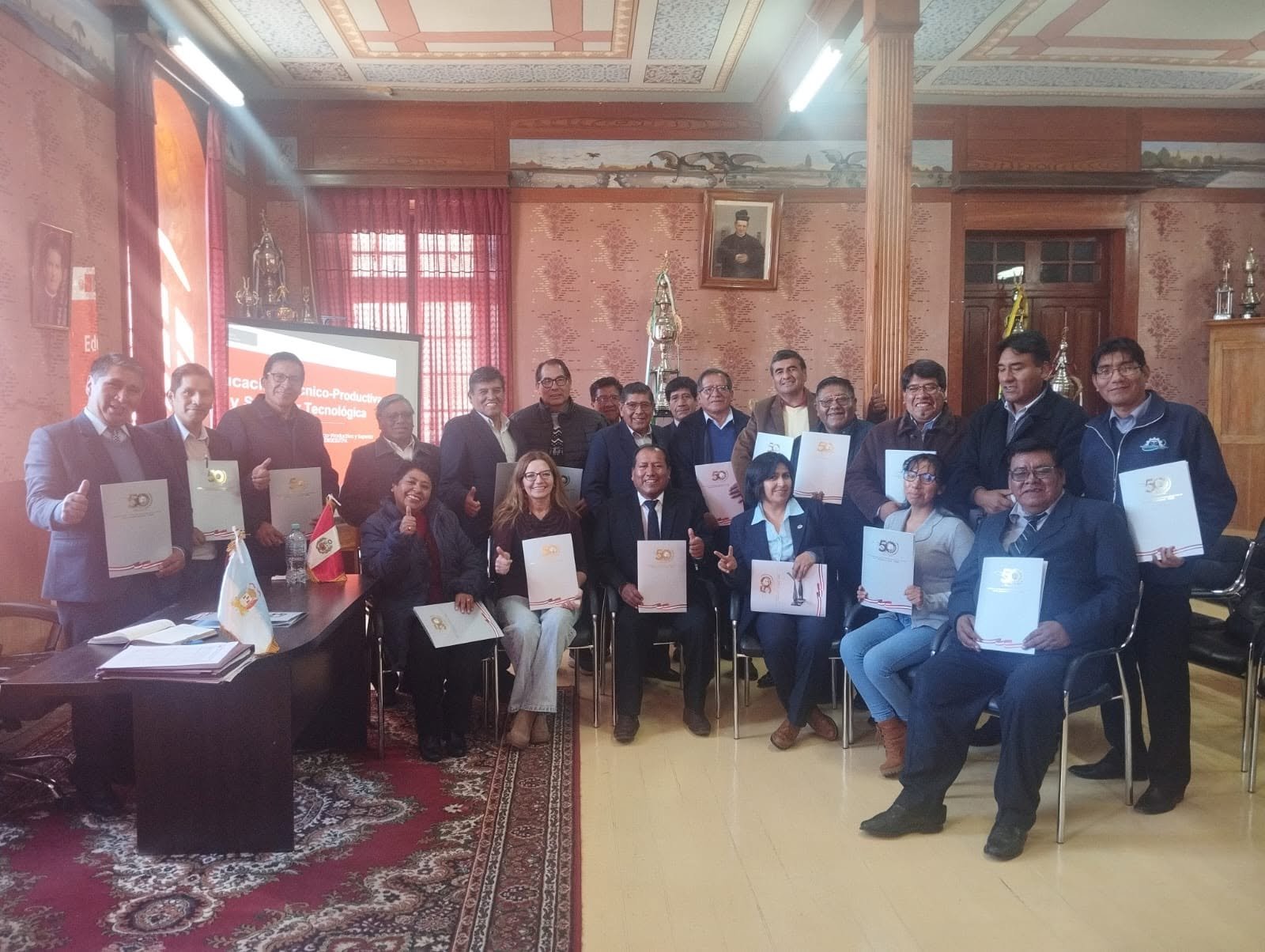 IESTP José Antonio Encinas de Puno fortalece implementación del Modelo de Excelencia con visita de representante nacional